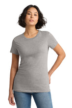 District?? Women's Perfect Weight??Tee. DM104L