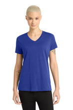 District?? - Women's Perfect Weight?? V-Neck Tee. DM1170L
