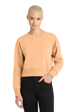 District ?? Women's Perfect Weight ?? Fleece Cropped Crew DT1105