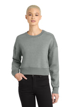District ?? Women's Perfect Weight ?? Fleece Cropped Crew DT1105