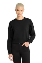District ?? Women's Perfect Weight ?? Fleece Cropped Crew DT1105