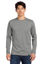 New Era ?? Heritage Blend Long Sleeve Crew Tee. NEA102