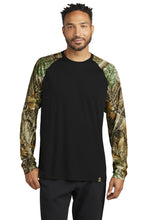 Russell Outdoorsƒ?› Realtree?? Colorblock Performance Long Sleeve Tee RU151LS