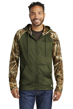 Russell Outdoorsƒ?› Realtree?? Performance Colorblock Full-Zip Hoodie RU452